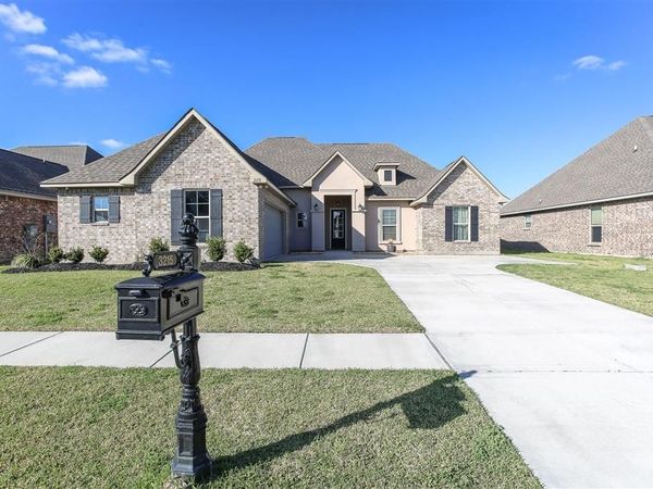 3215 Rosehill Drive , Lake Charles, LA 70607