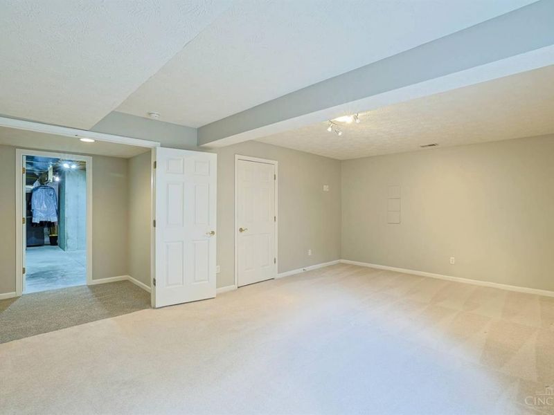 6793 Jennifer Lynn Drive, Cincinnati, OH 45248 Photo 27