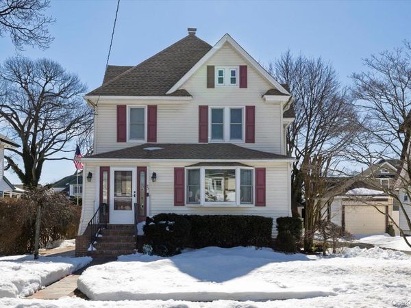 43 Garfield Place , East Rockaway, NY 11518