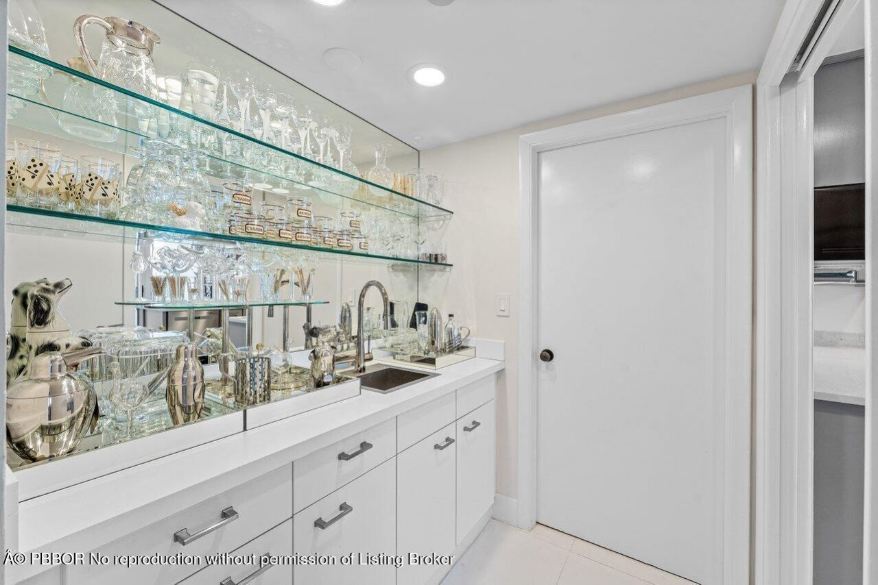529 S Flagler Drive, Unit 8G, West Palm Beach, FL 33401 Photo