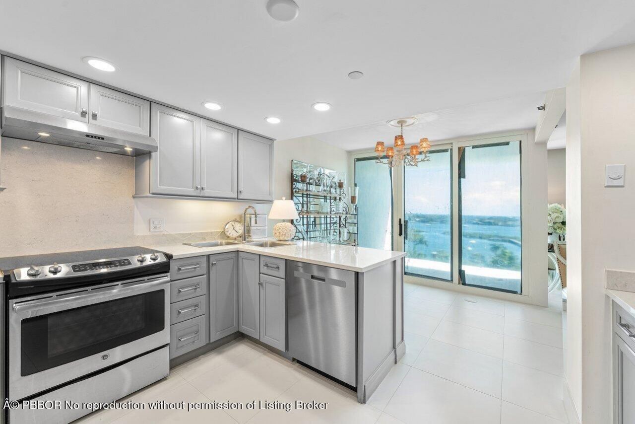 529 S Flagler Drive, Unit 8G, West Palm Beach, FL 33401 Photo