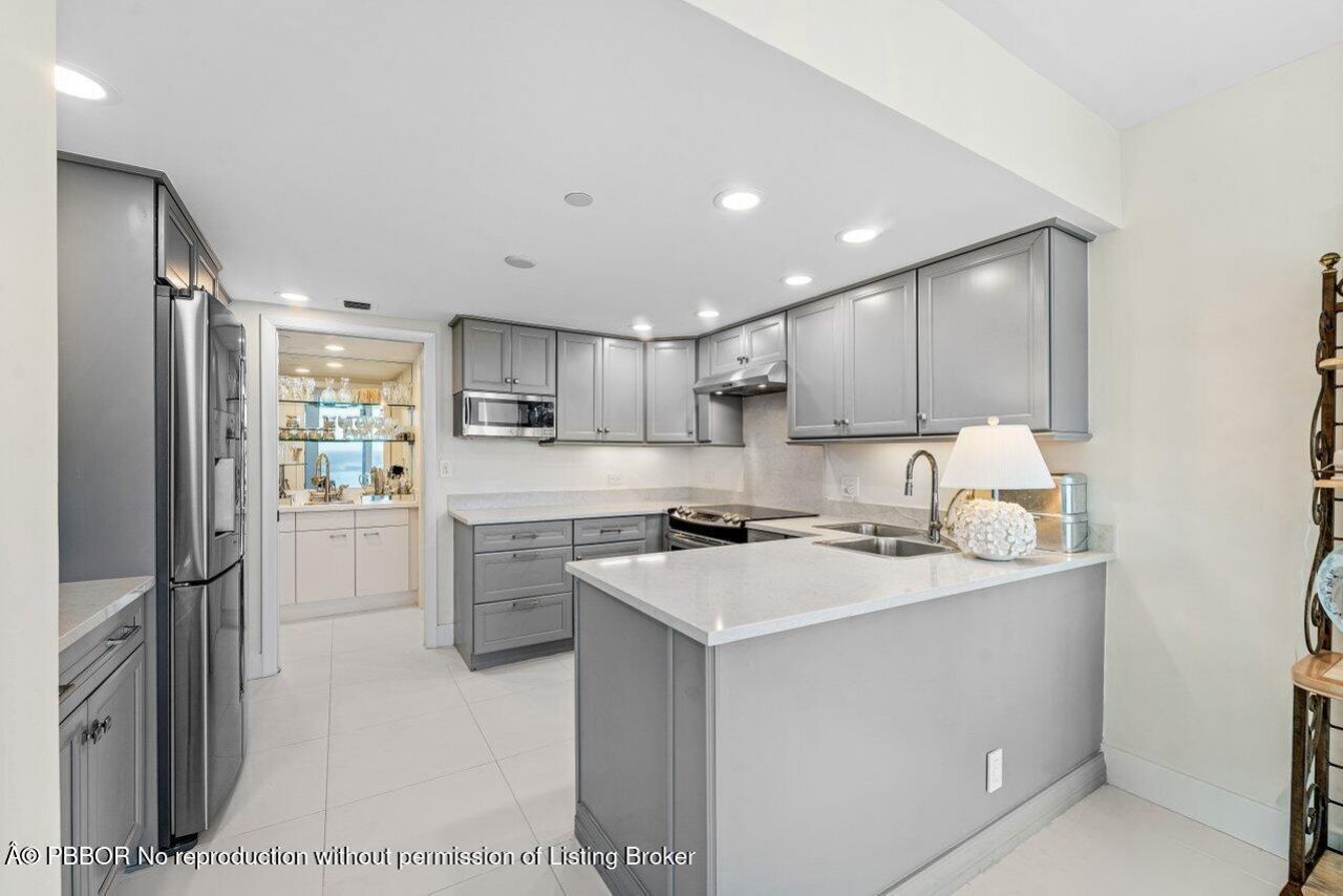 529 S Flagler Drive, Unit 8G, West Palm Beach, FL 33401 Photo