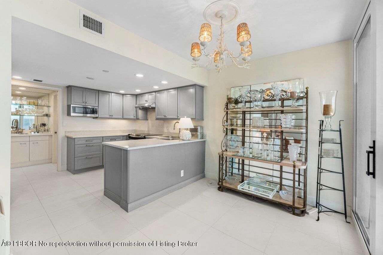 529 S Flagler Drive, Unit 8G, West Palm Beach, FL 33401 Photo