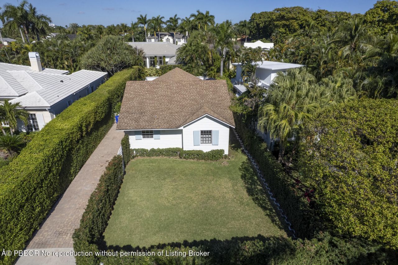 211 Miraflores Drive, Palm Beach, FL 33480 Photo