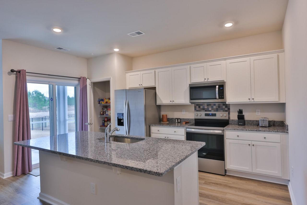 206 Carver Willow Dr. Photo 10