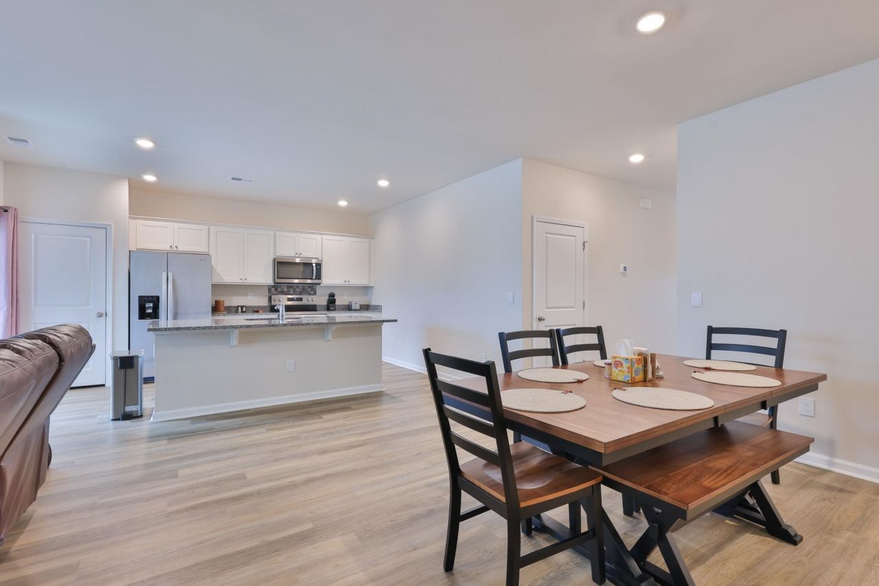 206 Carver Willow Dr. Photo 6