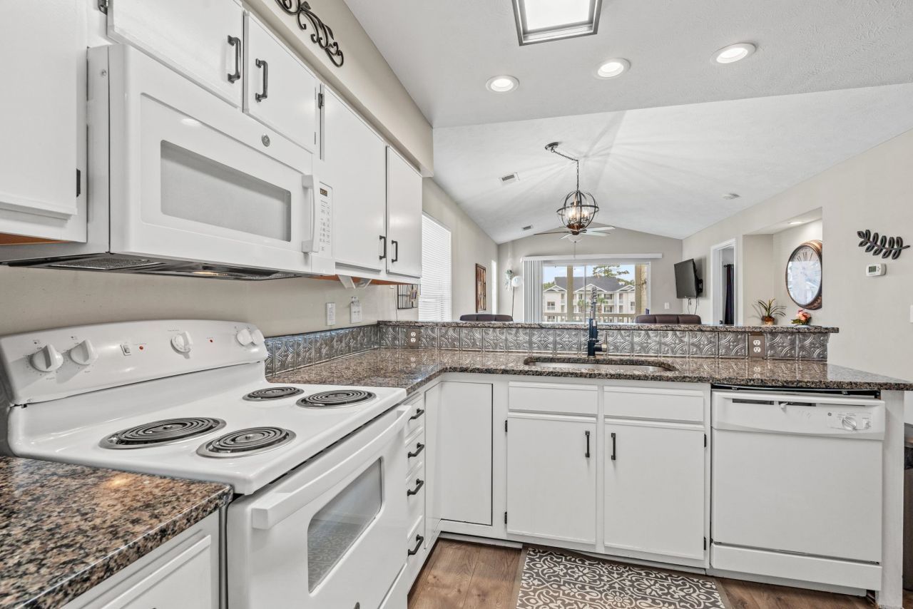 560 White River Dr. Photo 12