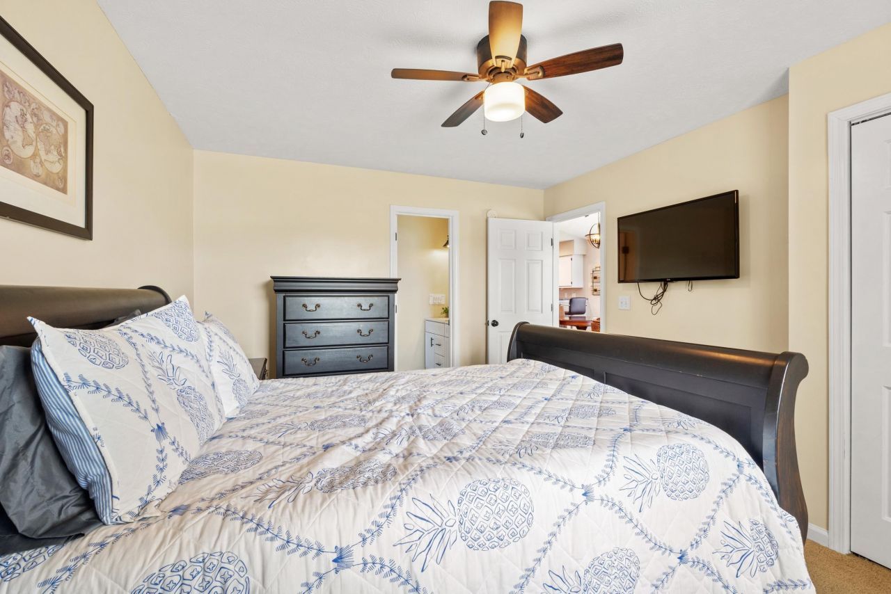 560 White River Dr. Photo 16