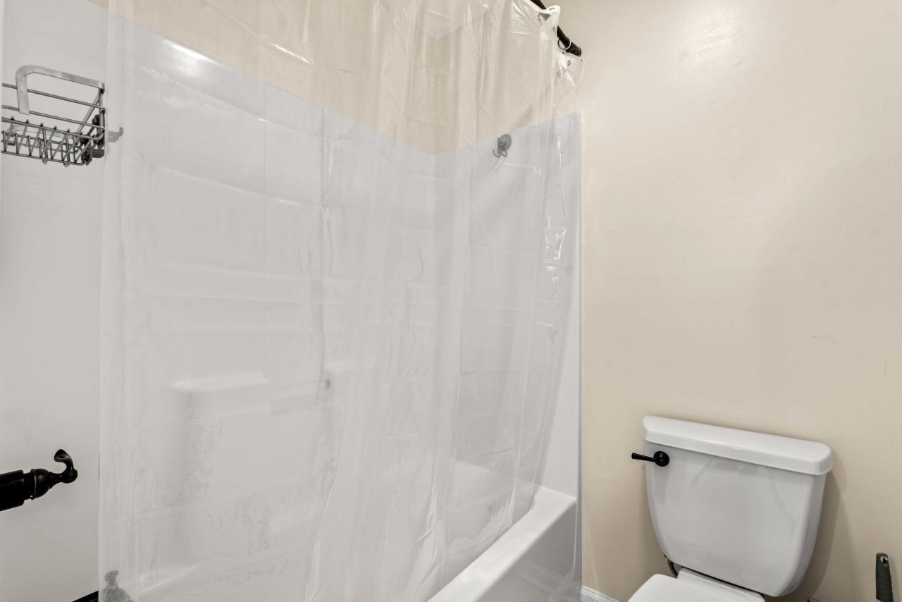 560 White River Dr. Photo 18