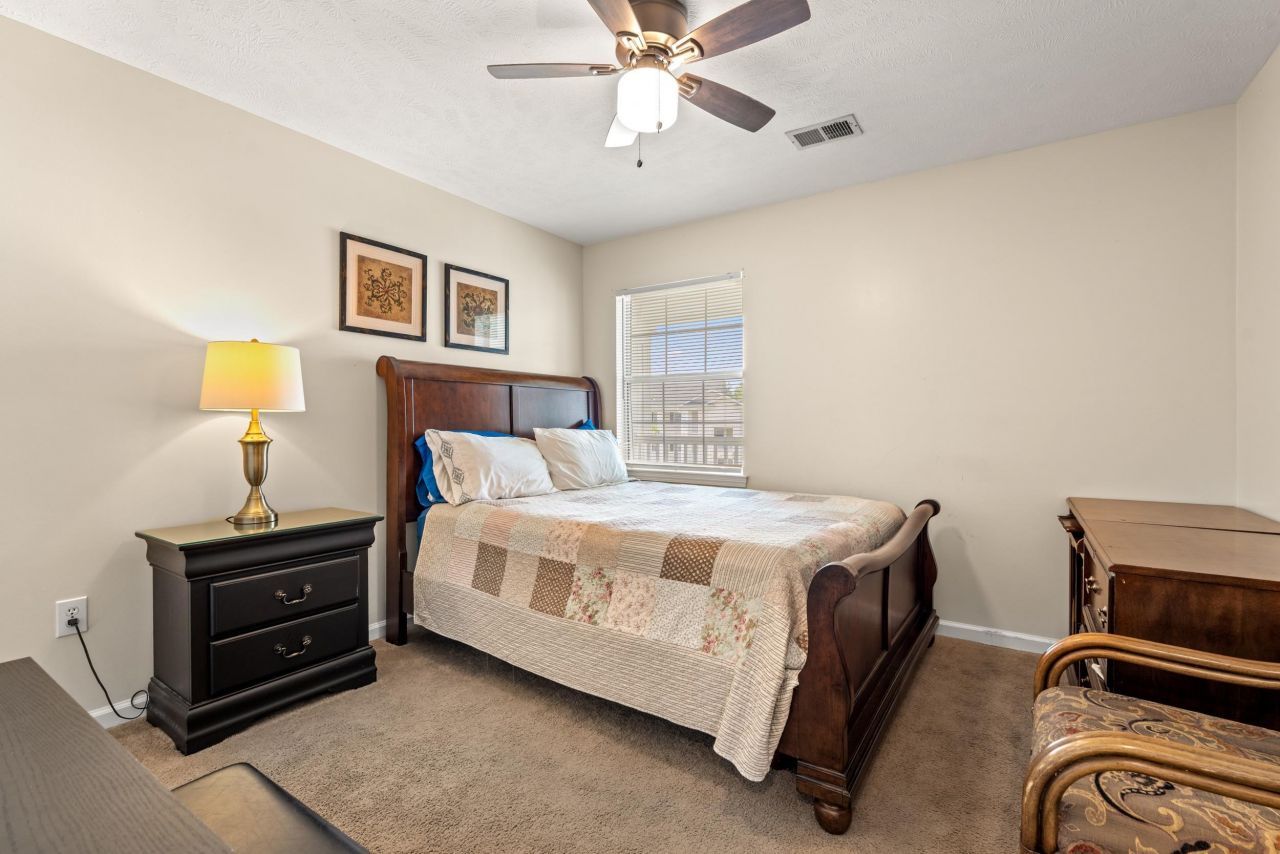 560 White River Dr. Photo 19