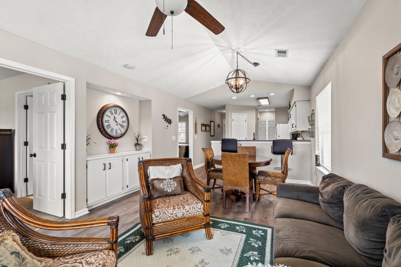 560 White River Dr. Photo 7