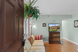 615 Carter Ln.  photo 4