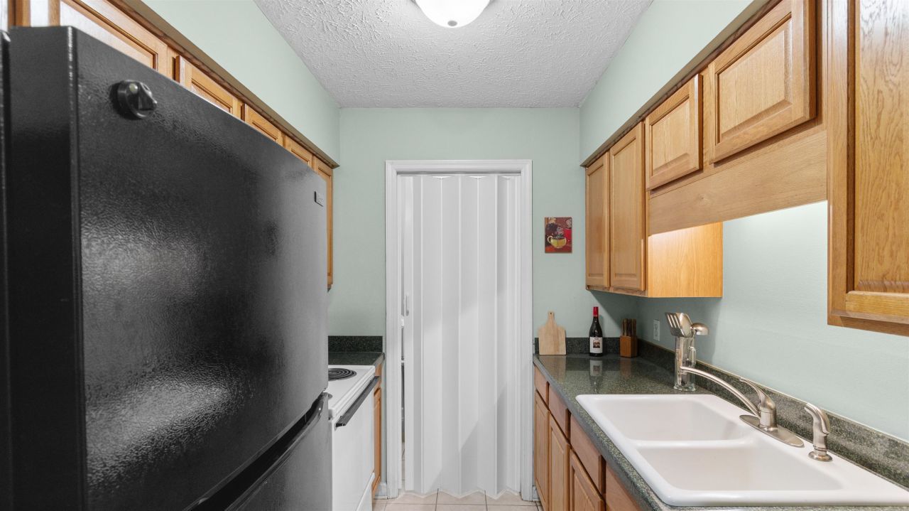 615 Carter Ln.  Photo 5