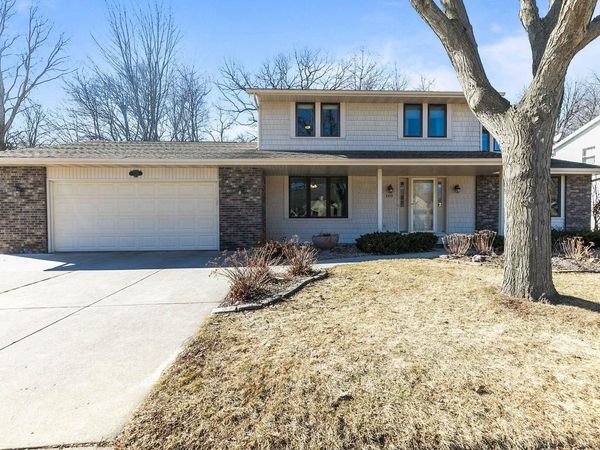 3329 S BOB O LINK LANE, Appleton, WI 54915