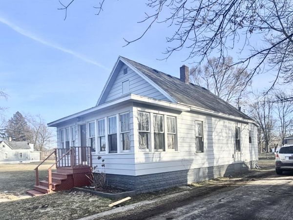 810 Thresher Avenue, Benton Harbor, MI 49022