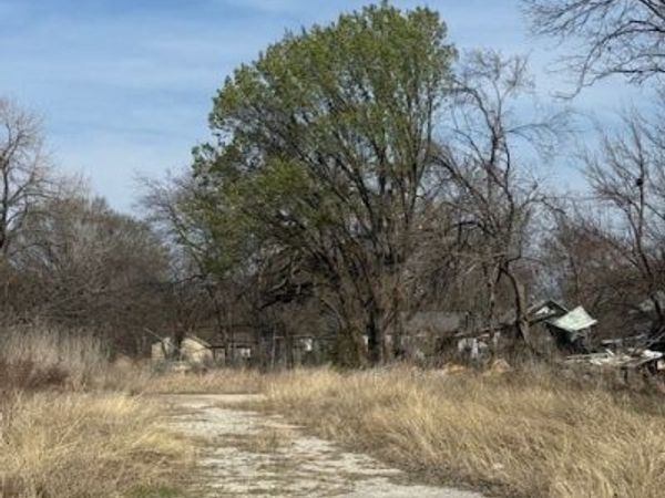 402 E 9th Street , Ada, OK 74820