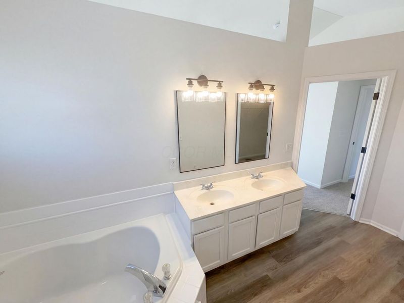 675 Scioto Meadows Boulevard , Grove City, OH 43123 Photo 26