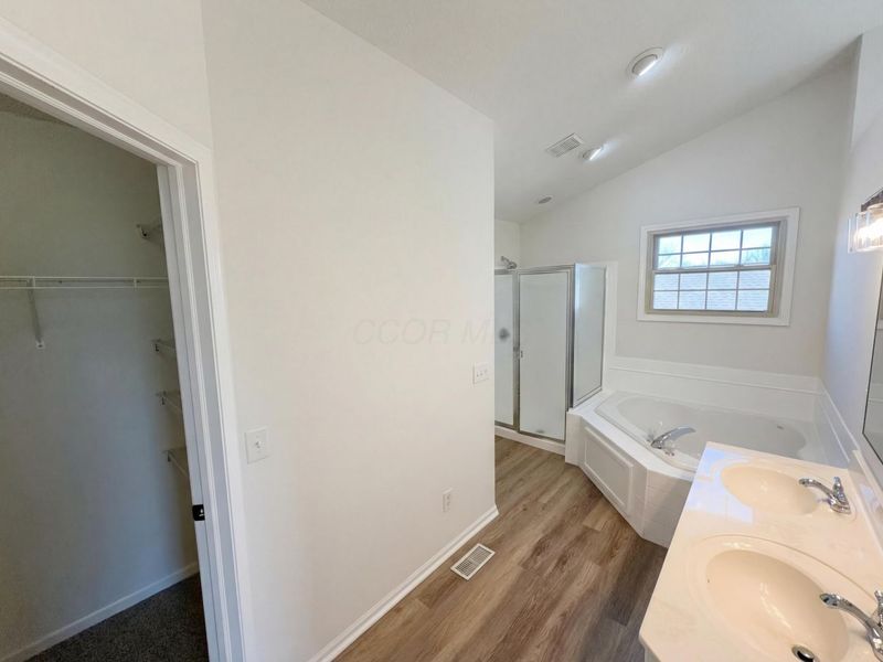 675 Scioto Meadows Boulevard , Grove City, OH 43123 Photo 6