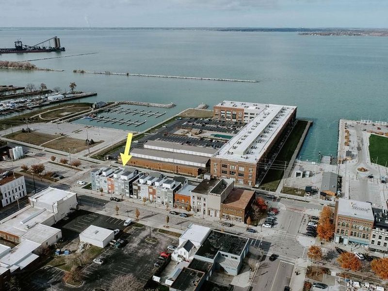 415 W Water Street, Sandusky, OH 44870 Photo 3