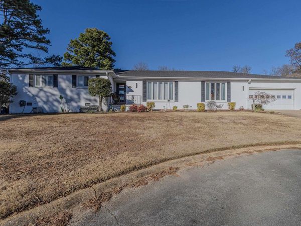 1805 SARA ANN CIRCLE, Paragould, AR 72450