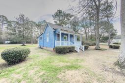 209 S Hampton Street photo 4