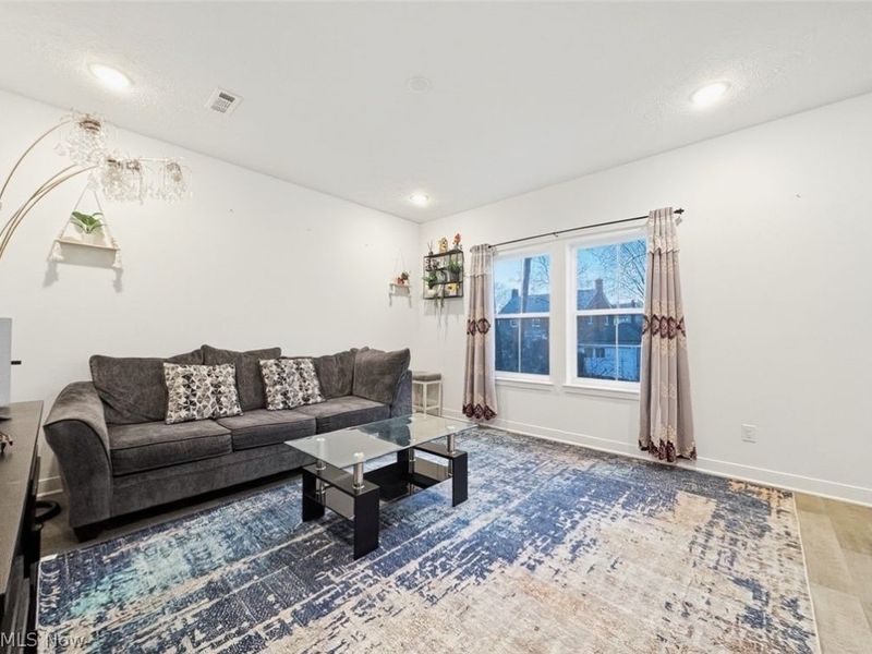 524 Auld Farm Circle, Akron, OH 44320 Photo 10