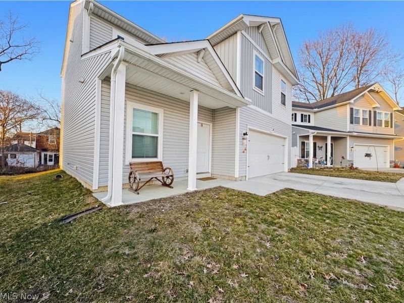 524 Auld Farm Circle, Akron, OH 44320 Photo 2