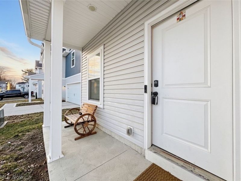 524 Auld Farm Circle, Akron, OH 44320 Photo 4