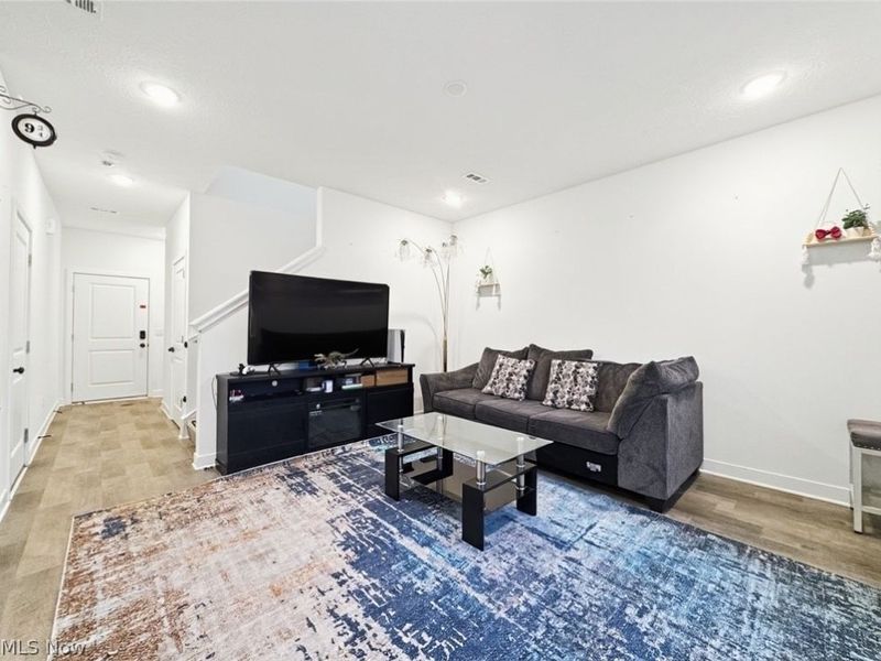 524 Auld Farm Circle, Akron, OH 44320 Photo 8