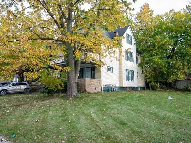9904 Parkgate Avenue, Cleveland, OH 44108 Photo 2