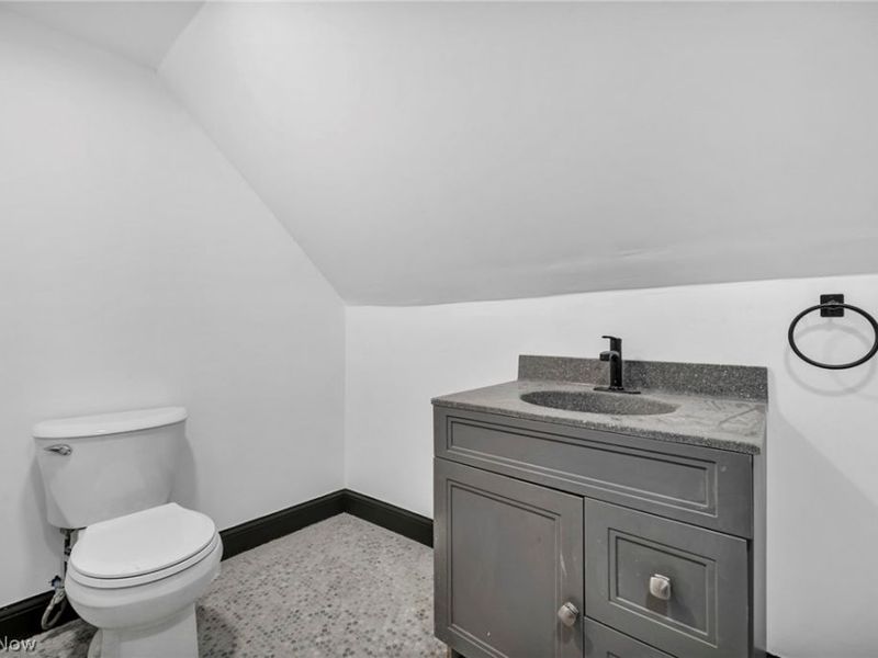12001 Oakview Avenue, Unit UP, Cleveland, OH 44108 Photo 4