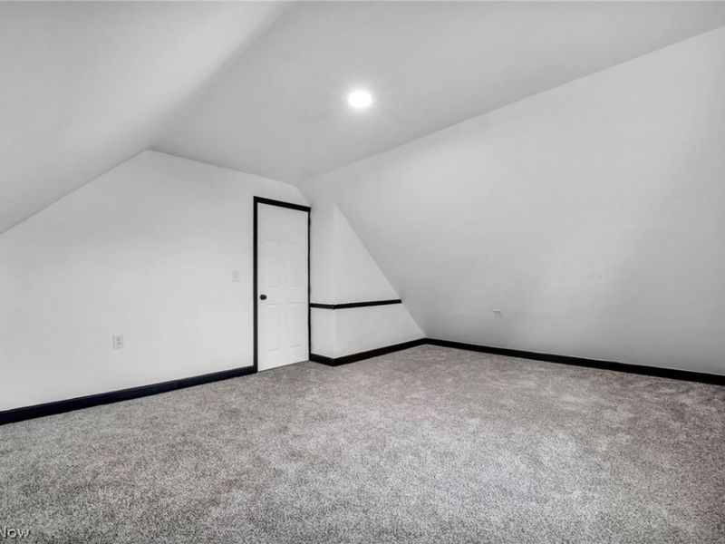 12001 Oakview Avenue, Unit UP, Cleveland, OH 44108 Photo 8