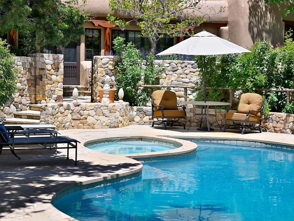 196 Circle Drive, Santa Fe, NM 87501