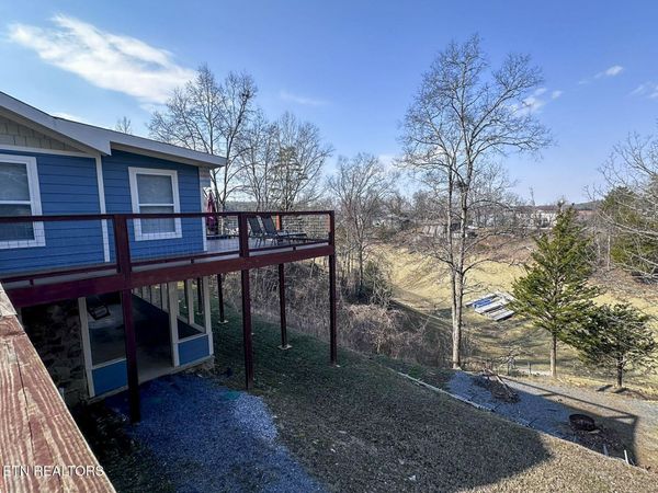 1917 Variety Way, Dandridge, TN 37725