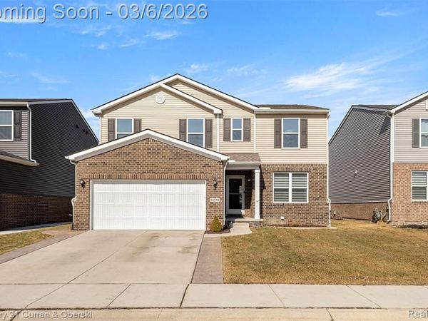 34519 Gresford Drive, Chesterfield Twp, MI 48047