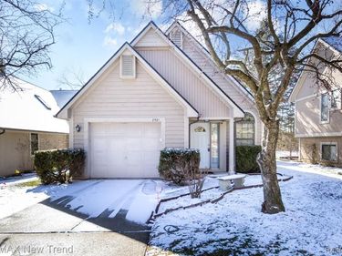 2521 Country Village Court, Ann Arbor, MI 48103