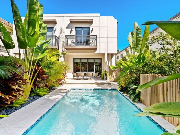 907 NE 16th Avenue, Fort Lauderdale, FL 33304