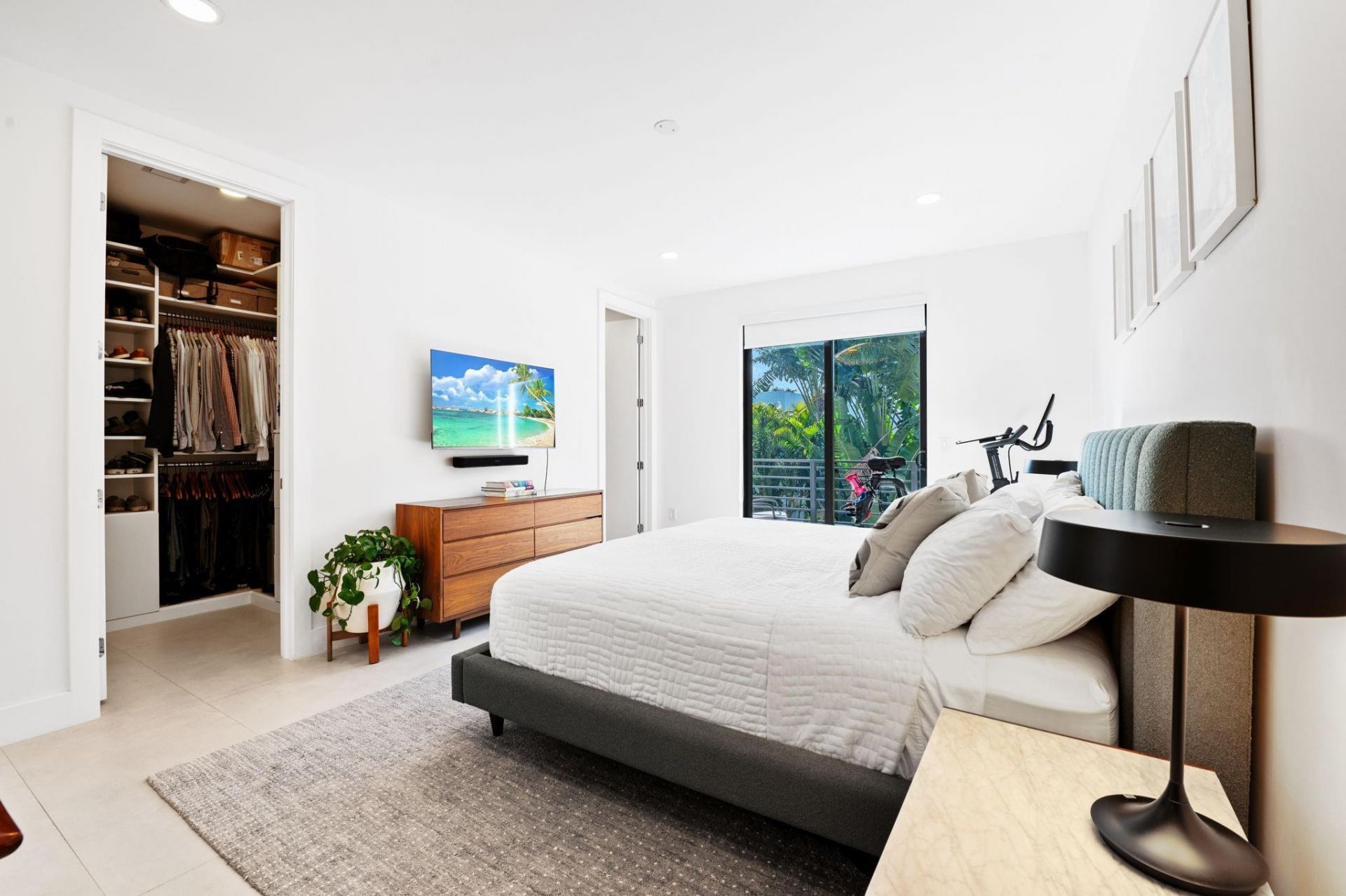 907 NE 16th Avenue, Fort Lauderdale, FL 33304 Photo