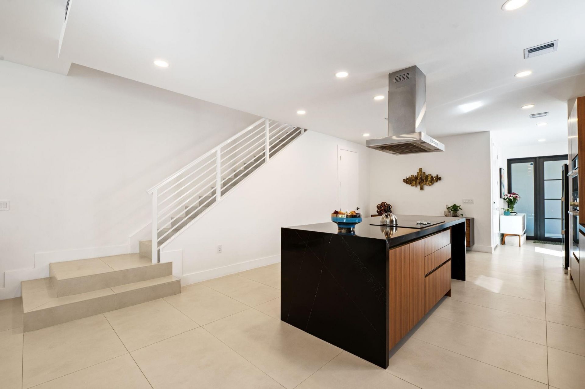 907 NE 16th Avenue, Fort Lauderdale, FL 33304 Photo