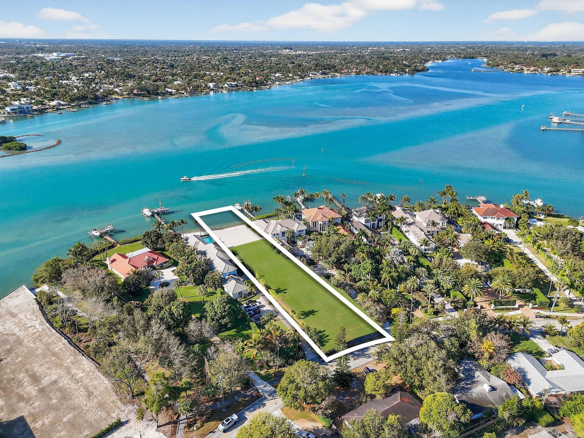 114 W Riverside Drive, Jupiter, FL 33469 Photo