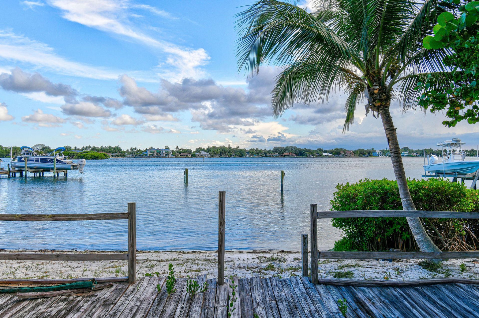 114 W Riverside Drive, Jupiter, FL 33469 Photo