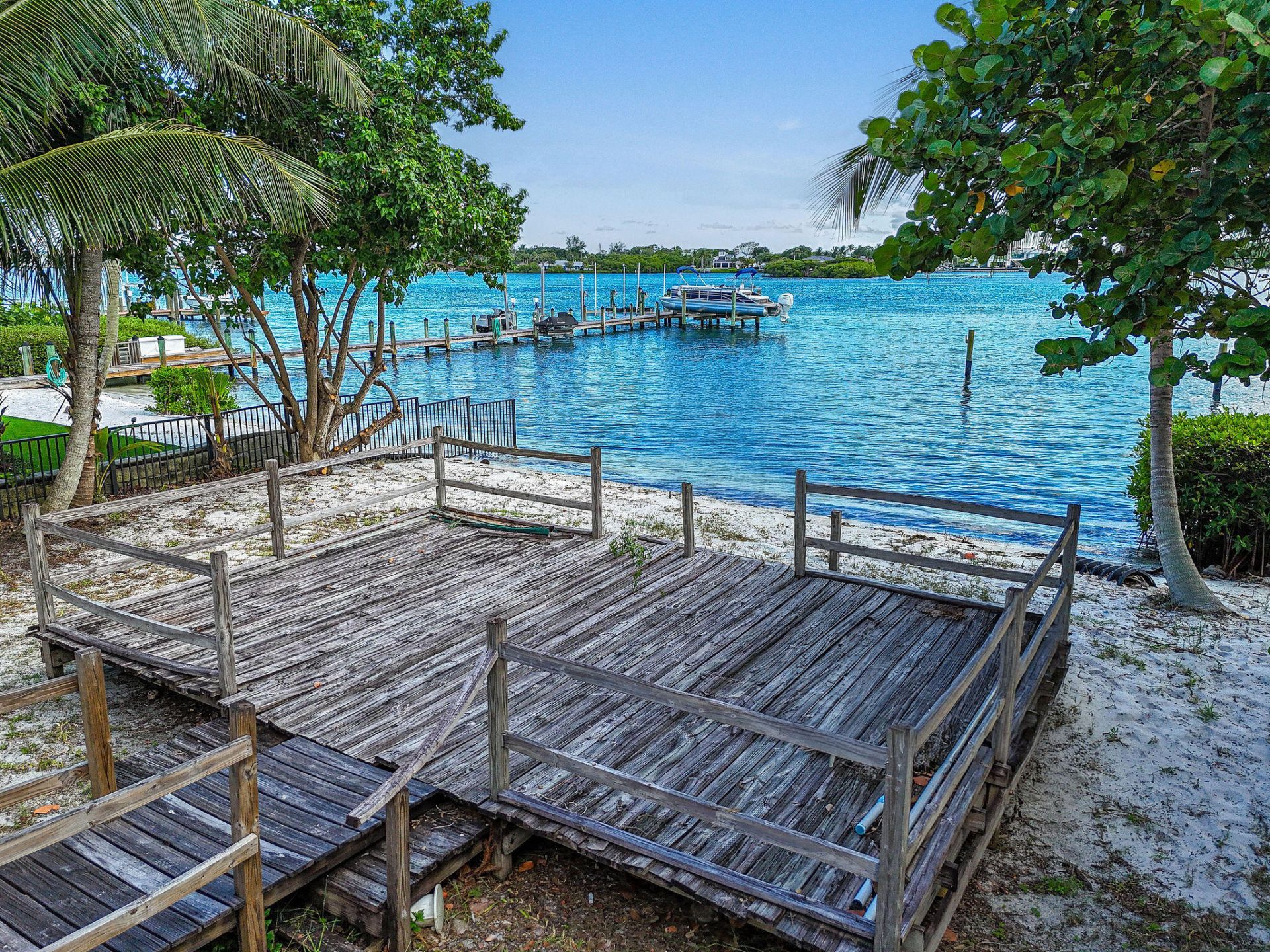 114 W Riverside Drive, Jupiter, FL 33469 Photo