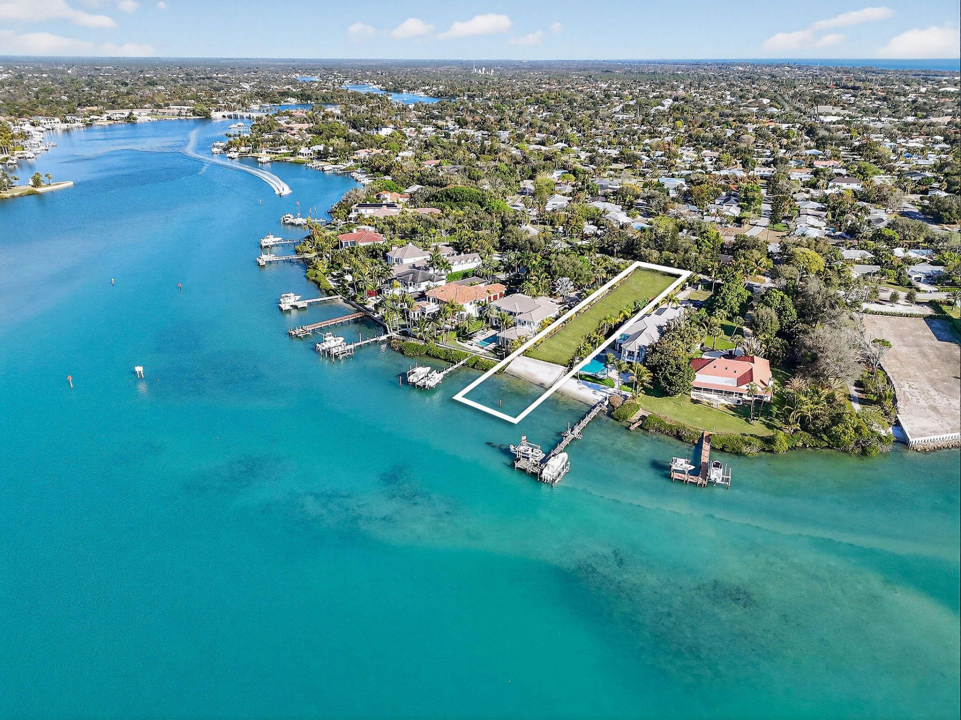 114 W Riverside Drive, Jupiter, FL 33469 Photo