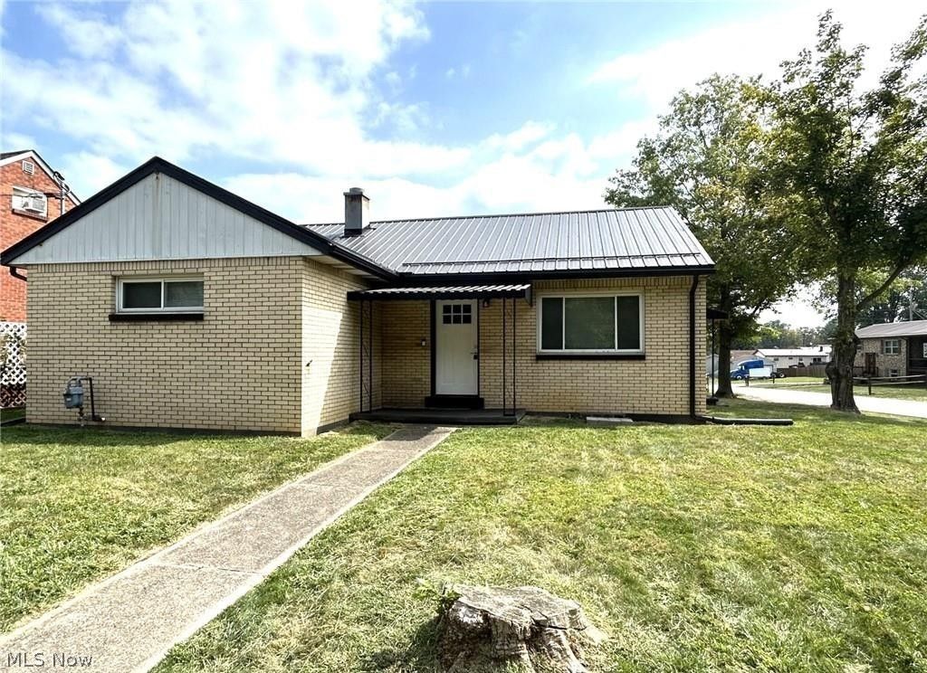 424 Lee Road, Follansbee, WV 26037 Main Photo