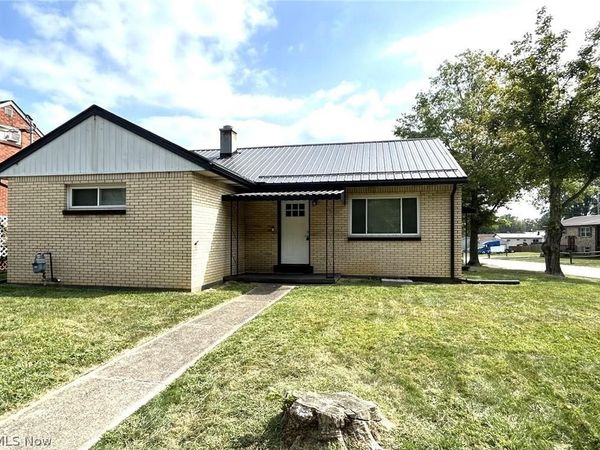 424 Lee Road, Follansbee, WV 26037