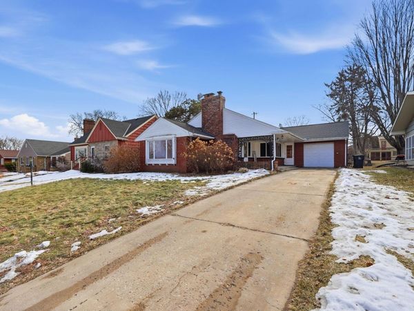 1030 Hyacinth Avenue E, Saint Paul, MN 55106