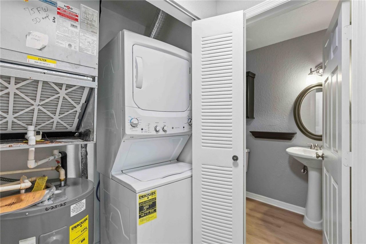 850 S Tamiami Trail , Unit 630, Sarasota, FL 34236 Photo