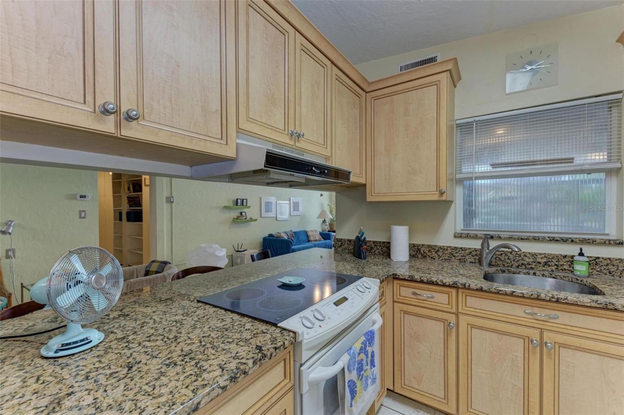 2886 Wood Street, Sarasota, FL 34237 Photo