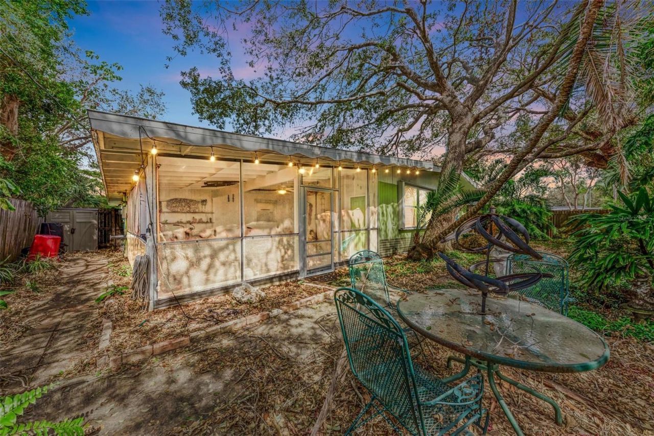 2886 Wood Street, Sarasota, FL 34237 Photo