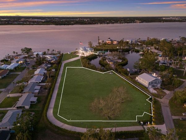 210 22ND STREET COURT NE, BRADENTON, FL 34208